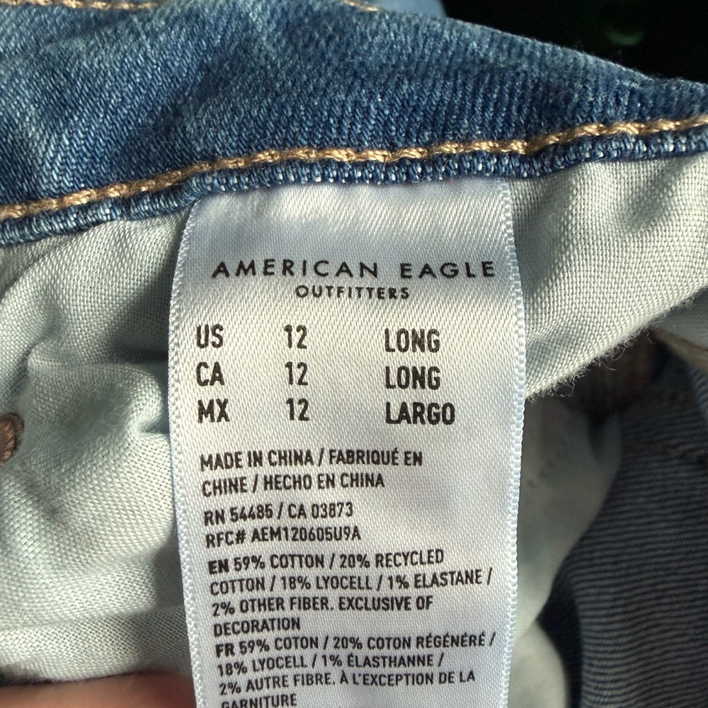 American Eagle Super High Rise Baggy Wide Leg Jeans | Size 12 Long | Light Wash - Picture 7 of 7